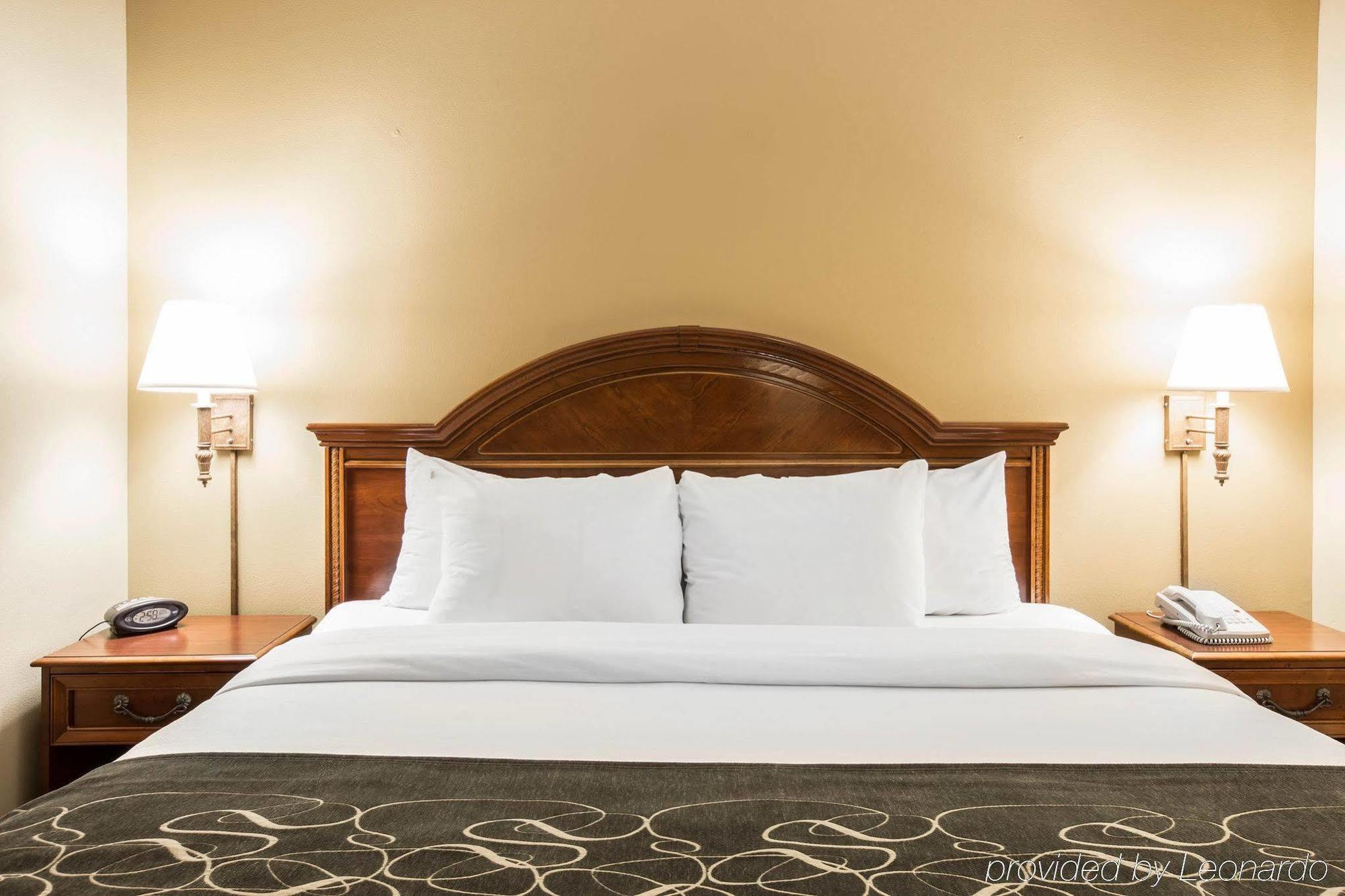 Comfort Suites Johnson City Near University Bagian luar foto