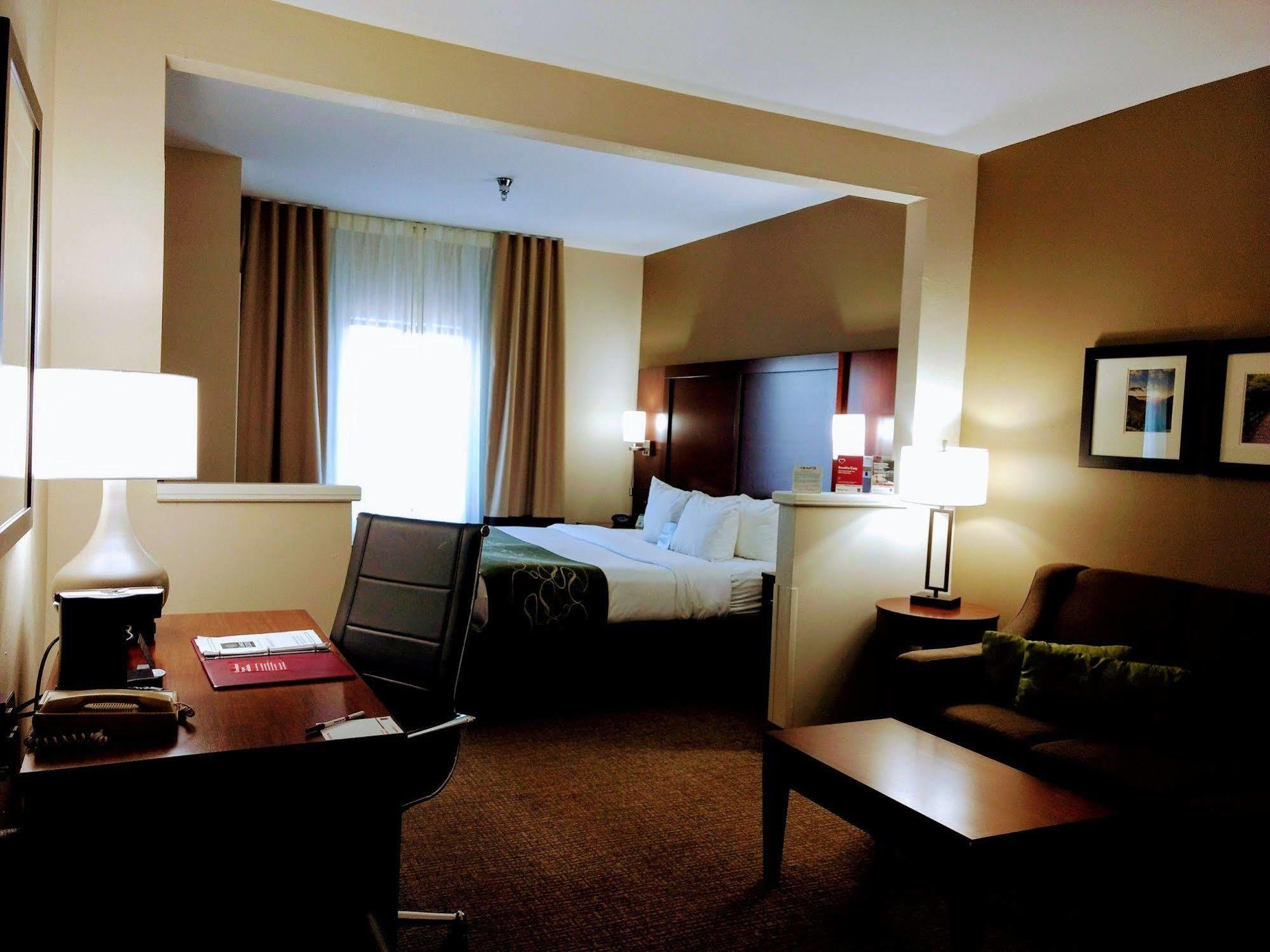 Comfort Suites Johnson City Near University Bagian luar foto