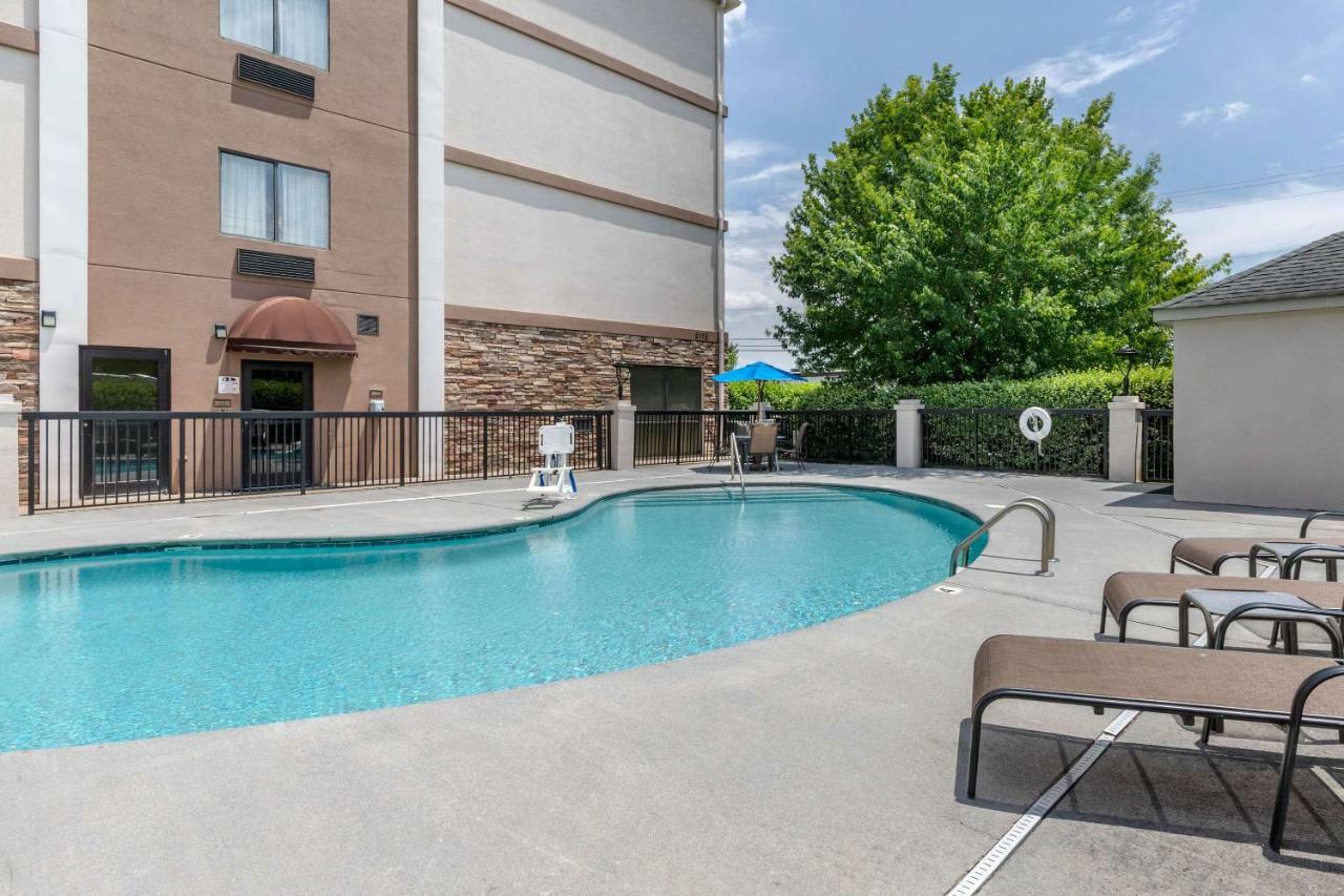 Comfort Suites Johnson City Near University Bagian luar foto